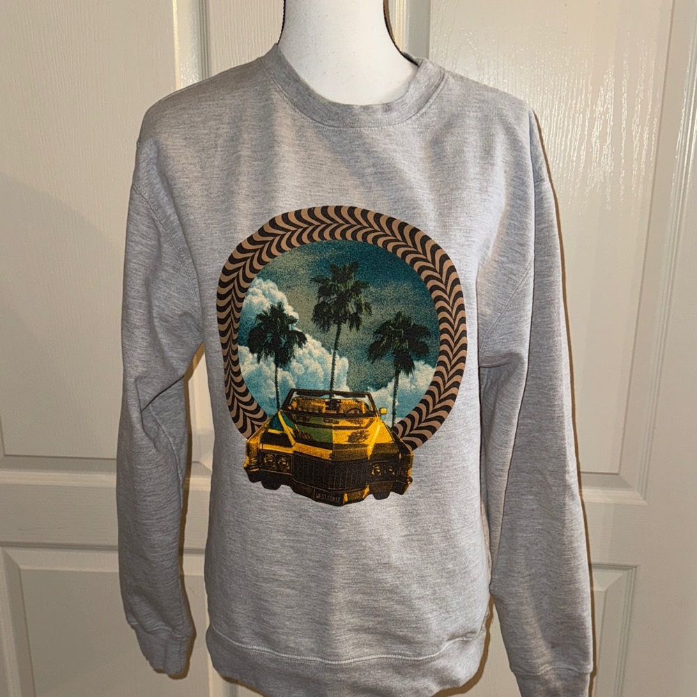Gray West Coast Graphic Sweater - Size Medium